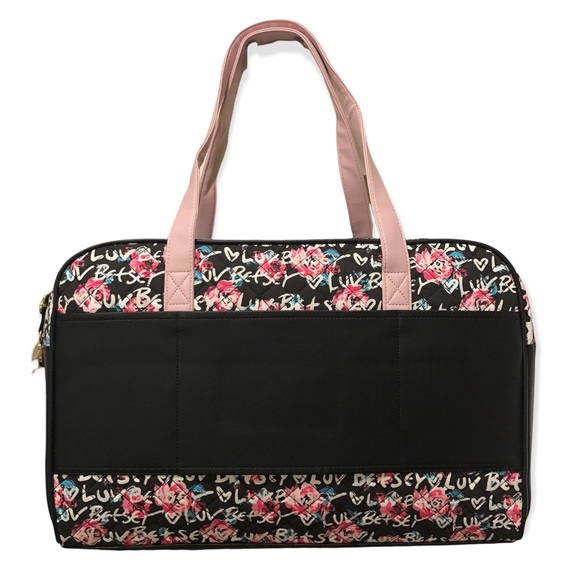 💋 Quilted Weekender Bag, Soft Pink Straps Luv Betsey - Black Floral Krush - Picture 2 of 11